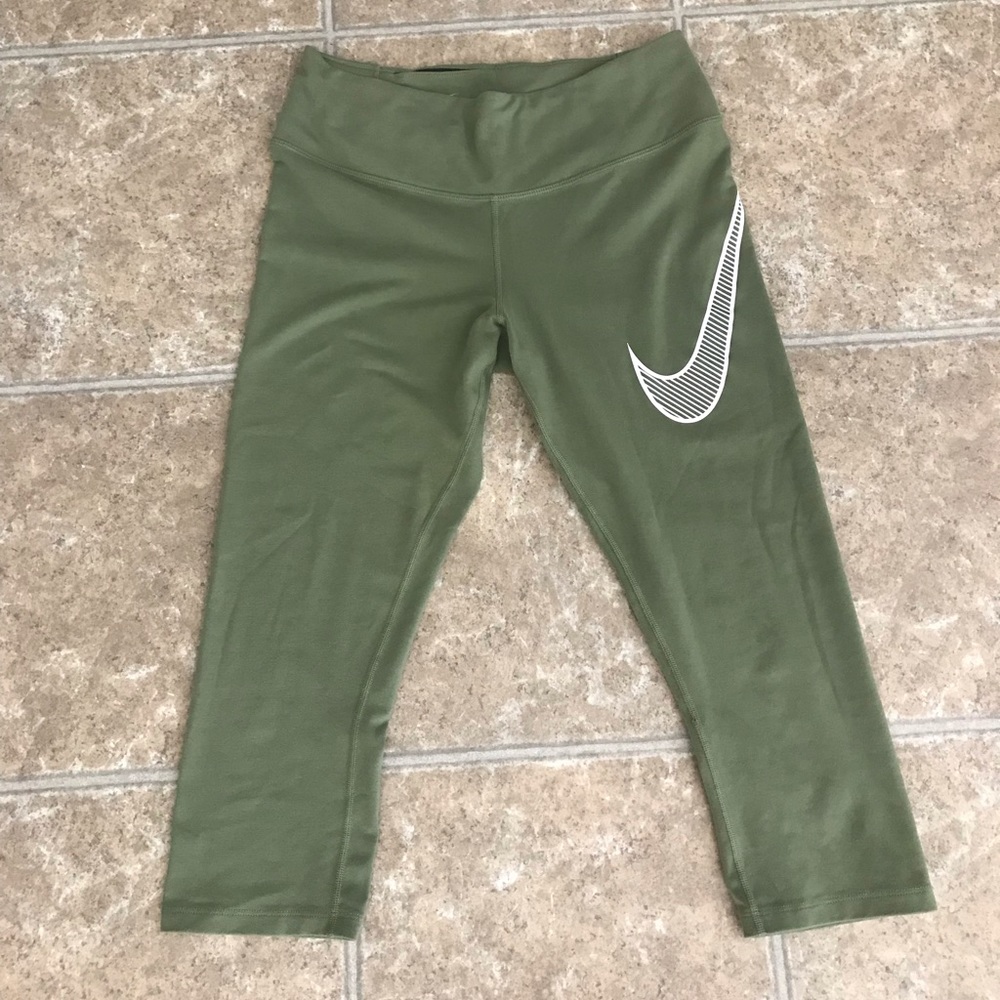 Nike capri leggings